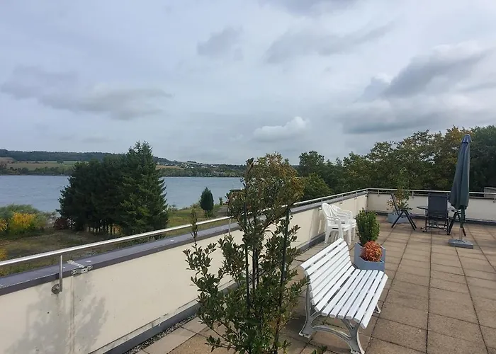 Charlie Mit Seeblick